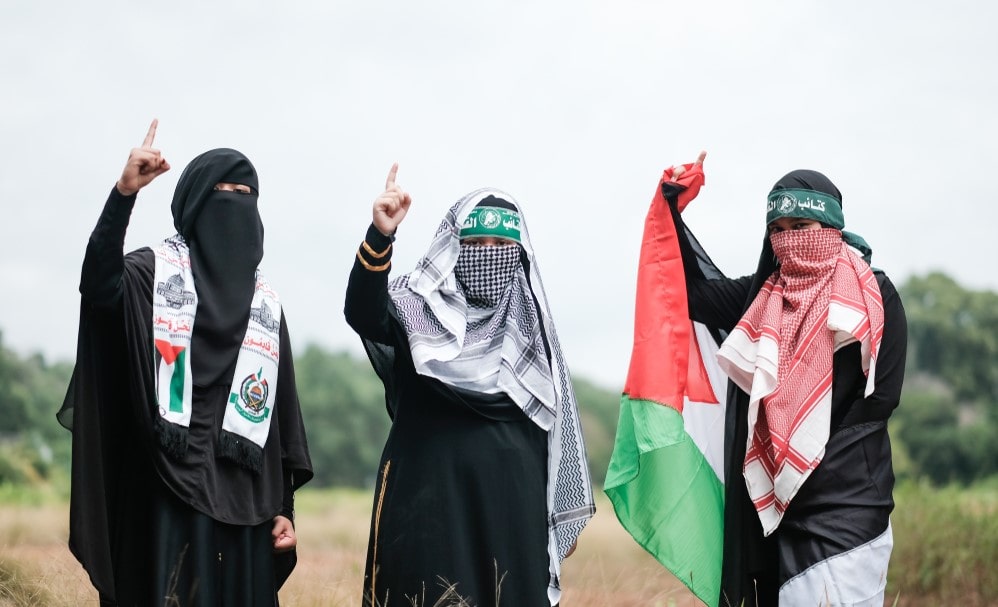 Masked supporters of terror group Hamas